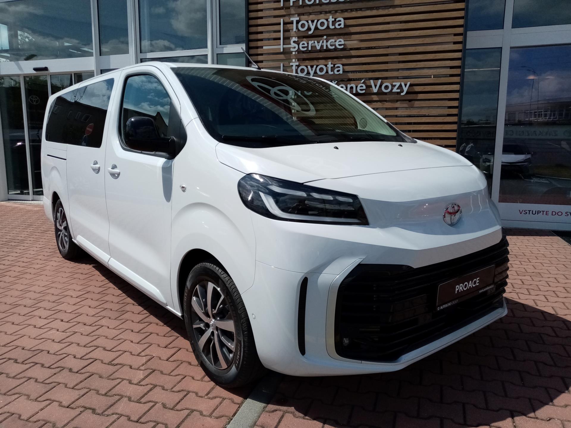 Toyota Proace Verso 2.0L Diesel 177 k 8AT FAMILY 8 MÍST