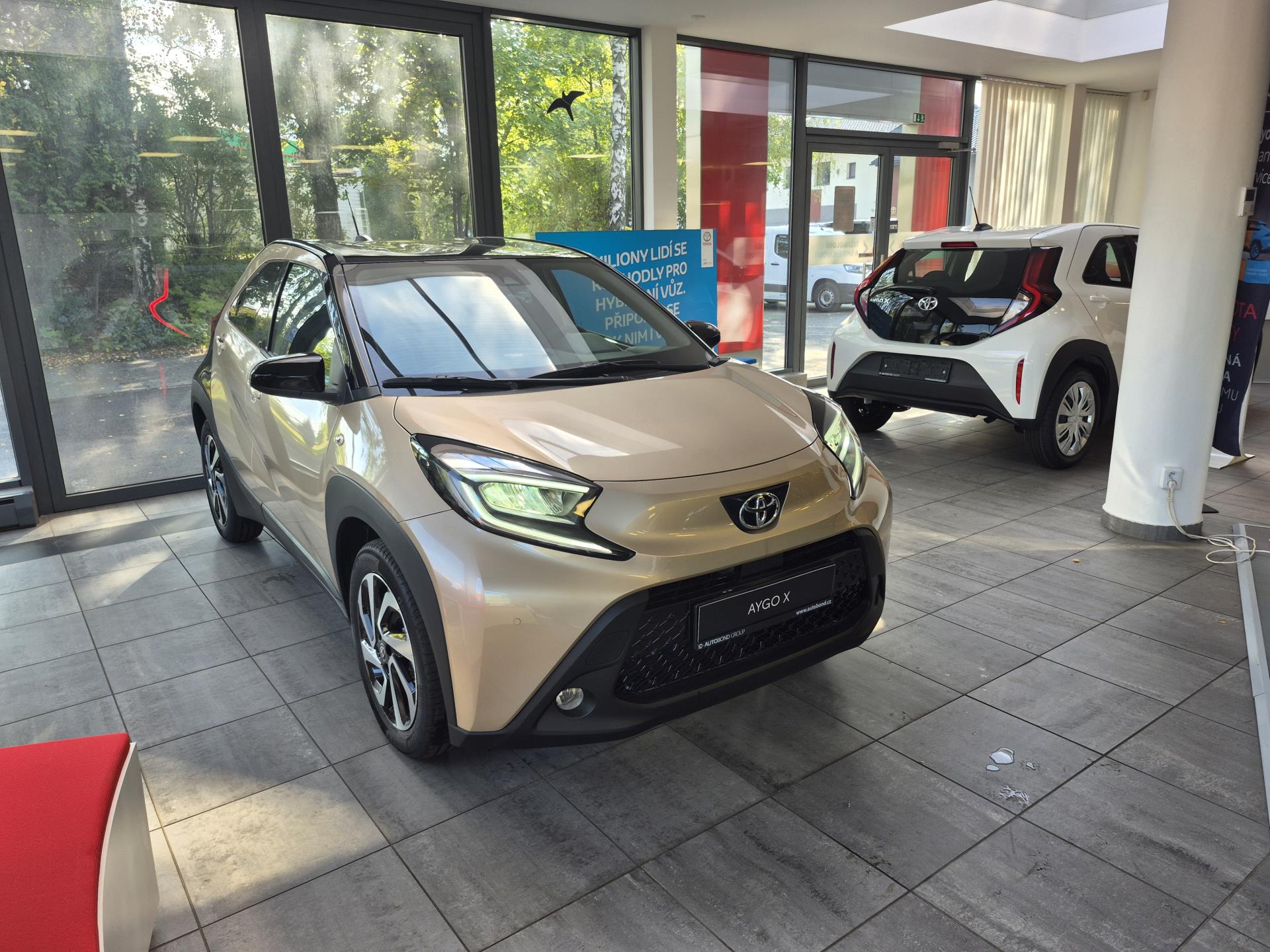 Toyota Aygo X Style Tech Vision 1.0 VVT-i (72 k) ZIMNÍ PNEUMATIKY ZDARMA