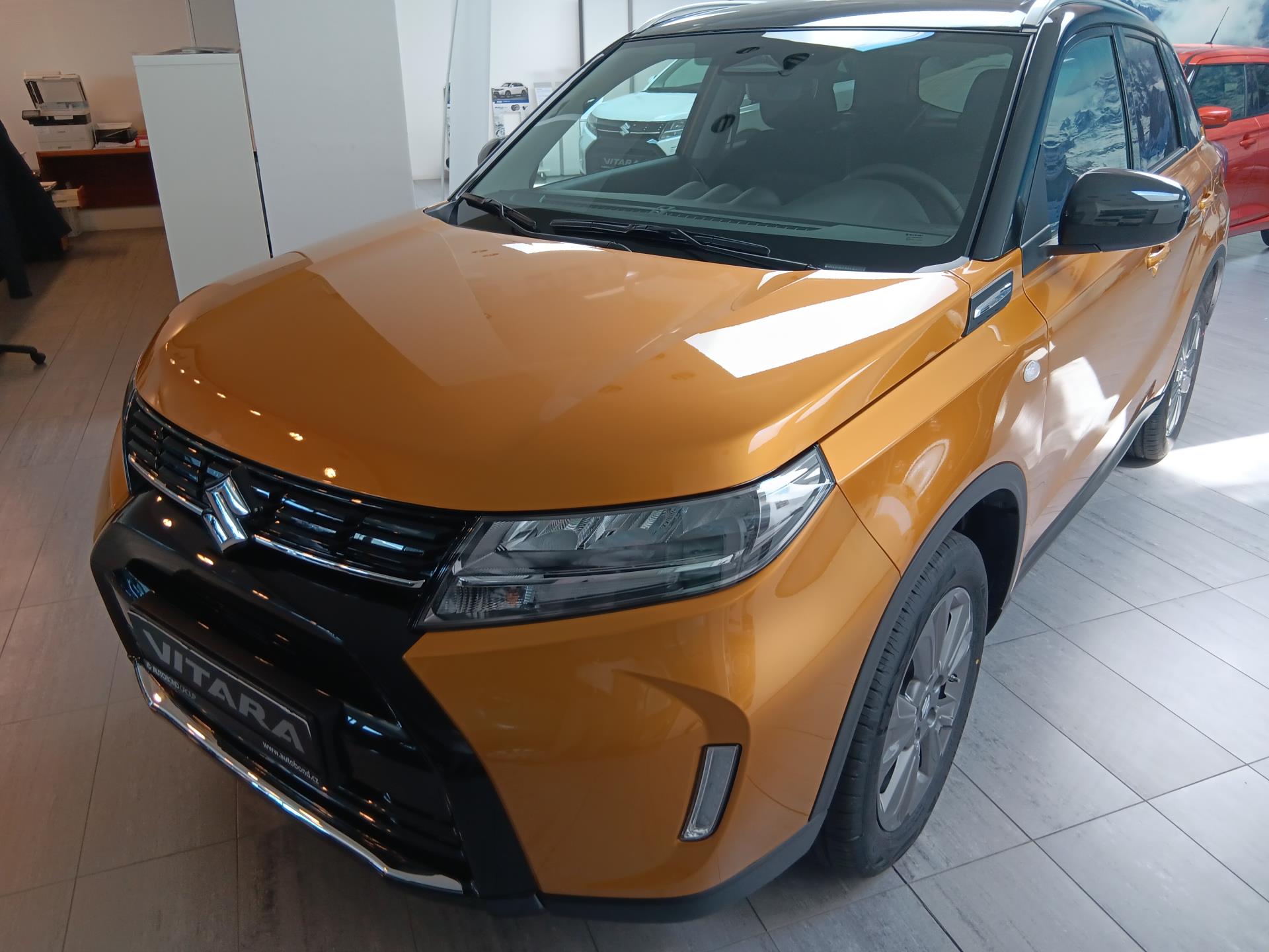 Suzuki Vitara PREMIUM 1,4 HYBRID A/T 4×2 MY25 + TAŽNÉ ZAŘÍZENÍ