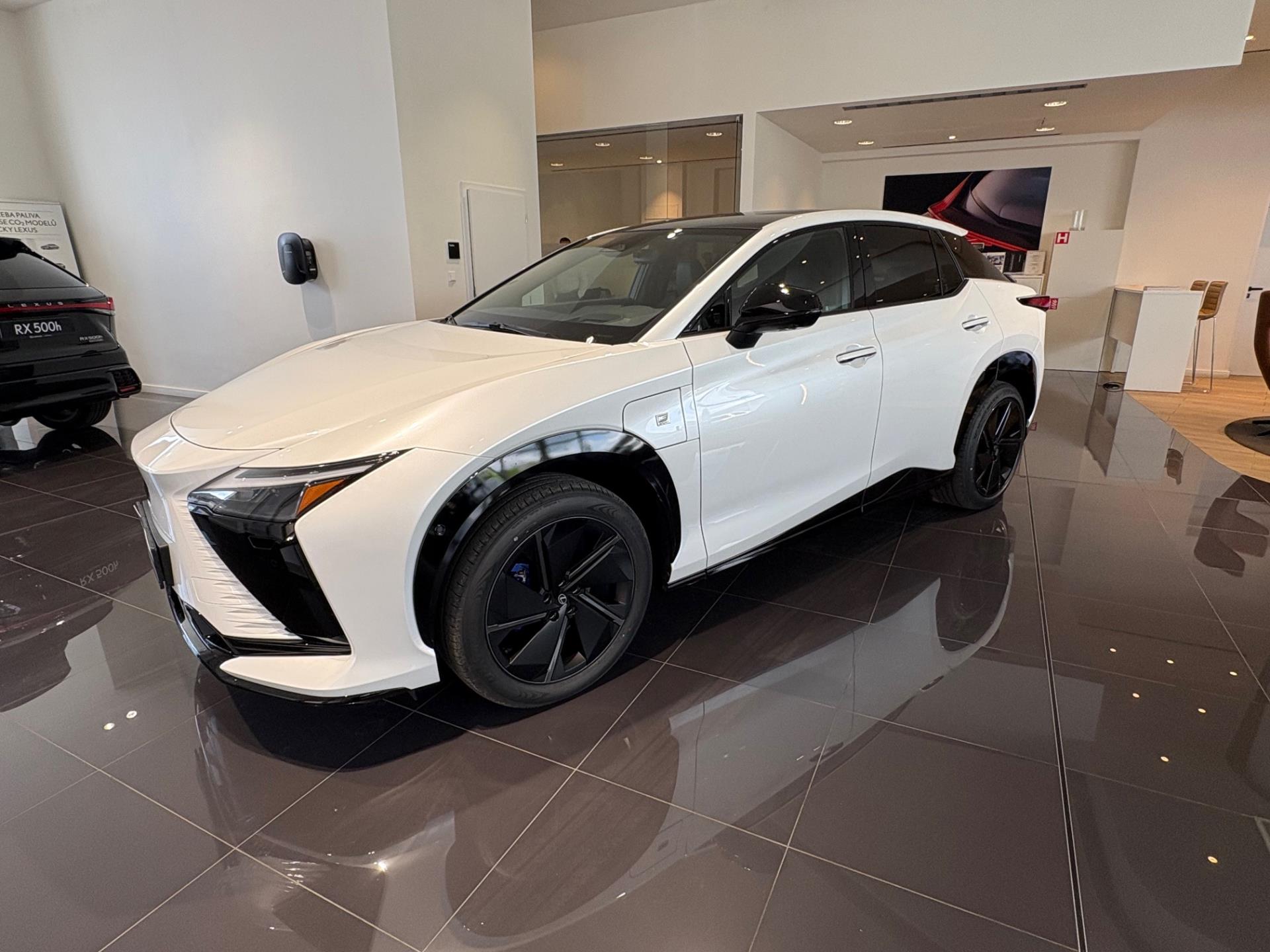 Lexus RZ 550e Luxury pamorama 4×4