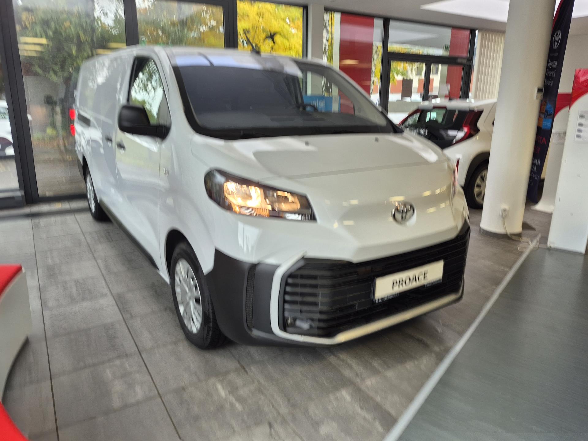 Toyota ProAce Active MultimediaNAV I4D – Panel Van L2, 2.0L Diesel (144 hp)