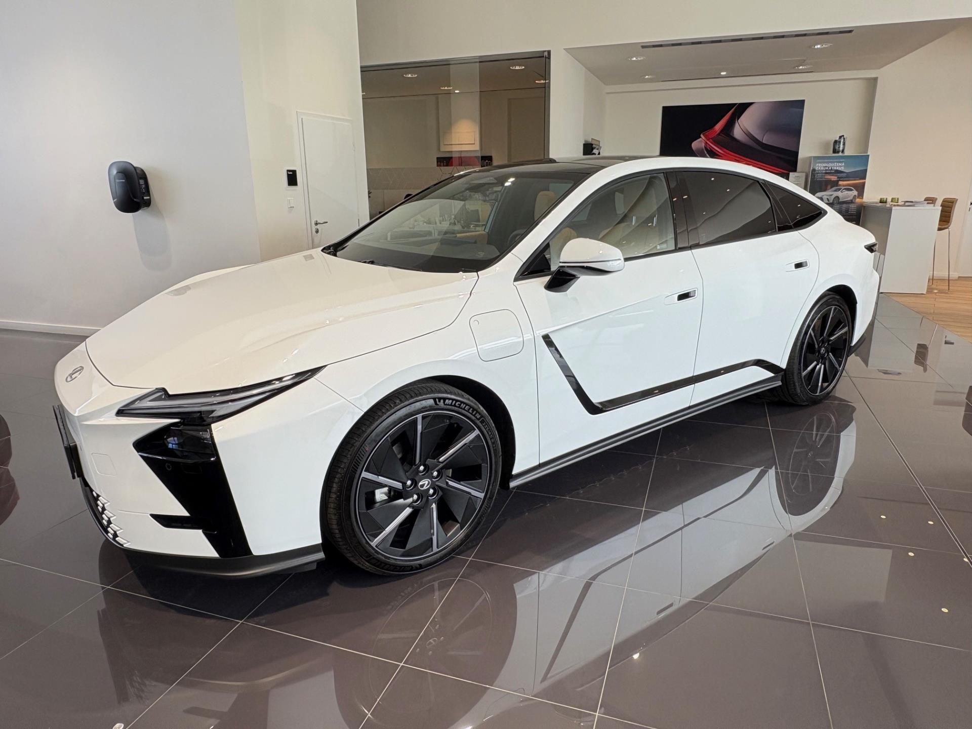 Lexus ES ES 500e AWD Prestige + 21″  Aero