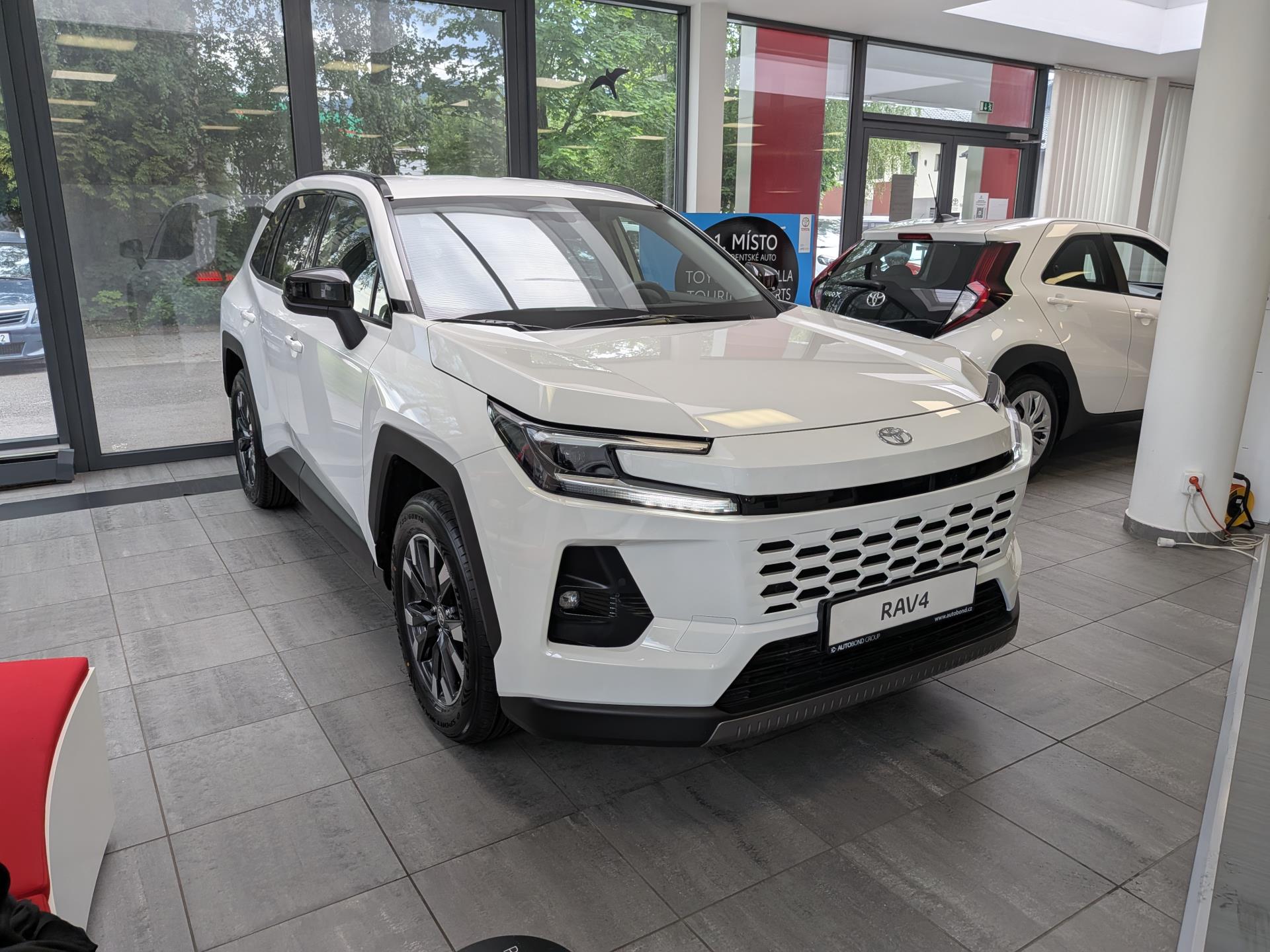 Toyota RAV4 2,5 HEV 4X4 COMFORT BUSINESS