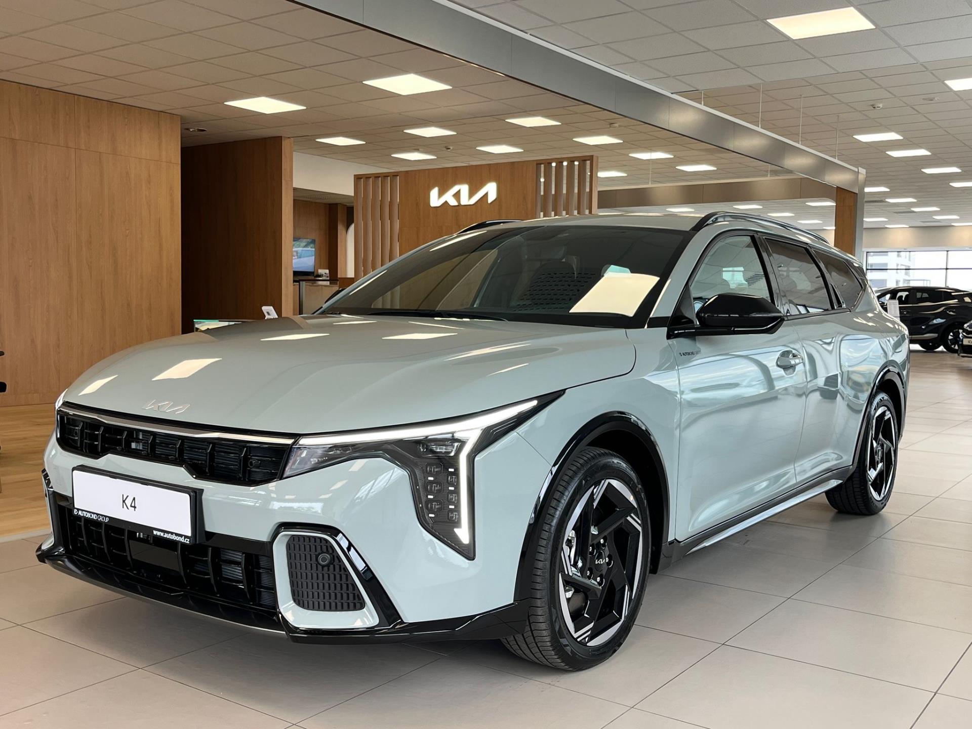 KIA K4 1,6 T-GDi GPF 7DCT GT-LINE 132 KW (2026)