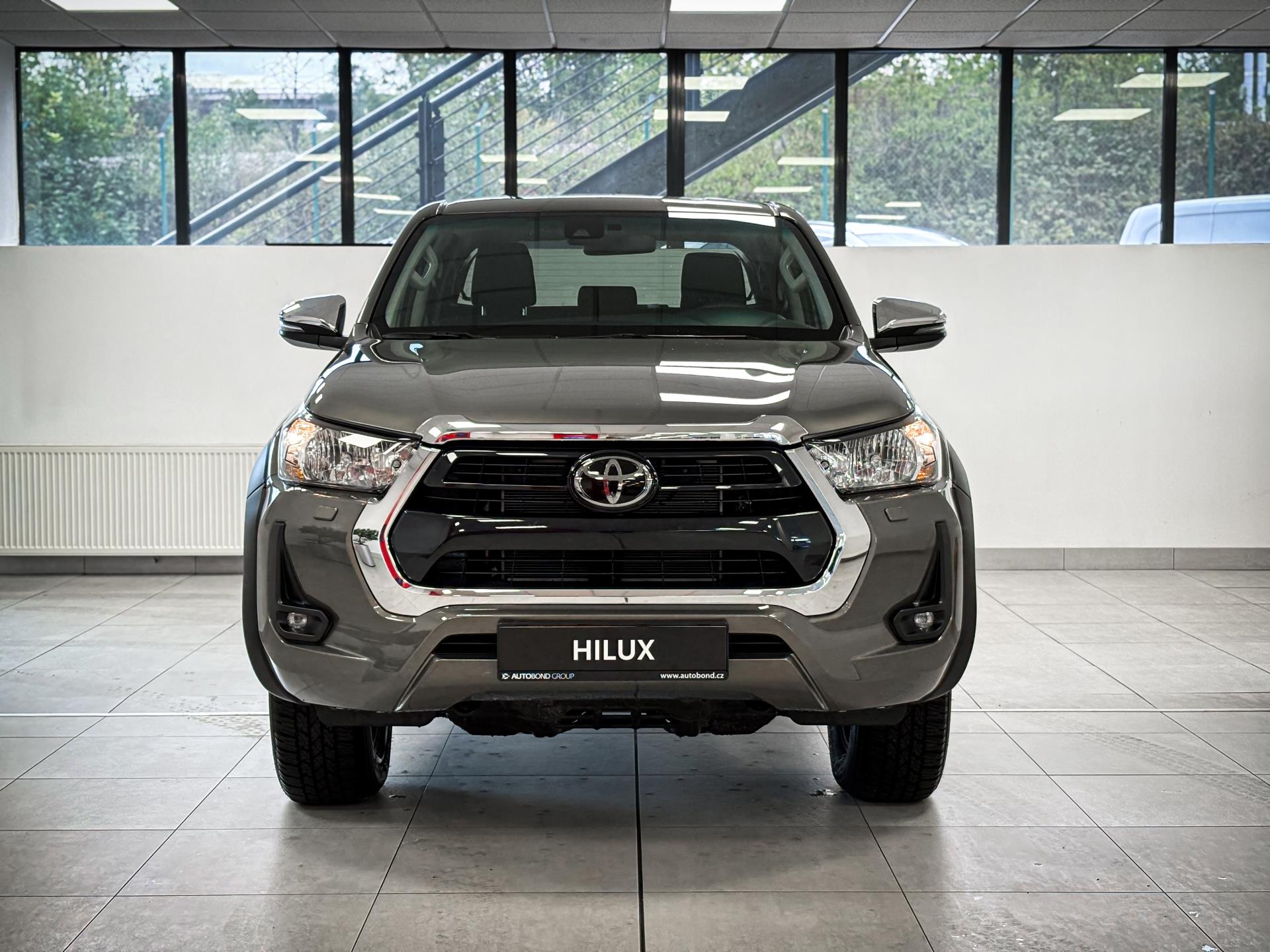 Toyota Hilux 2,8L,Aut. převodovka,(4×4),Invincible+tažné !SKLADEM!