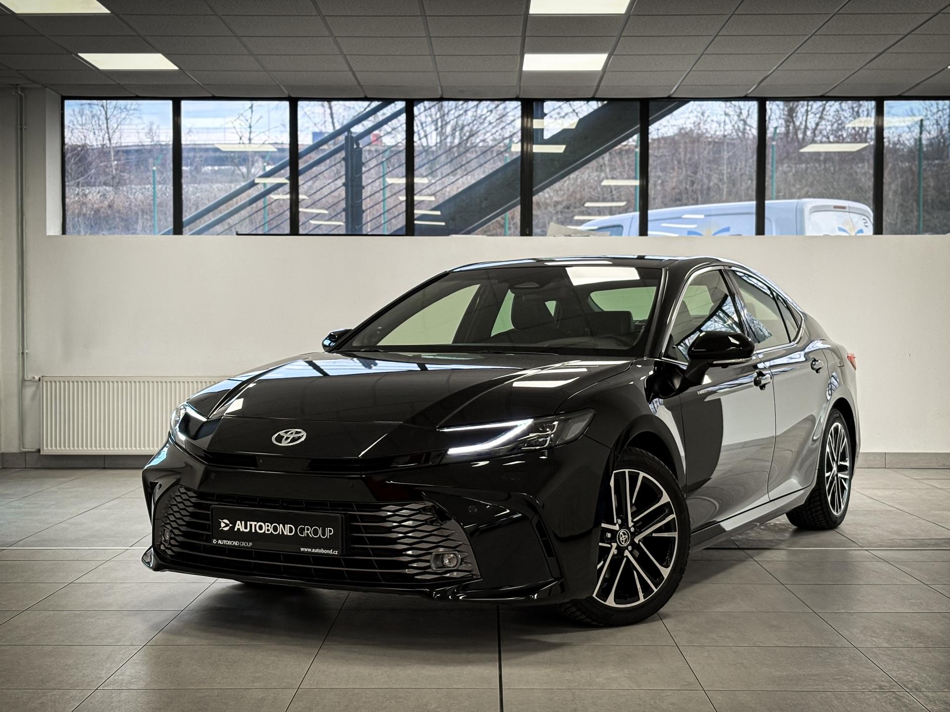 Toyota Camry 2.5 Hybrid, CVT, Executive