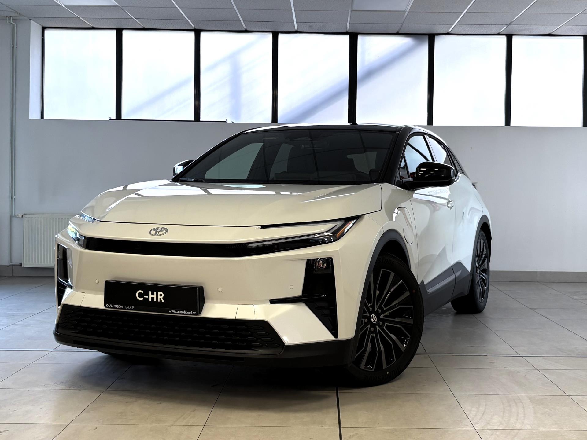 Toyota C-HR BEV (4×4), Executive, Skladem