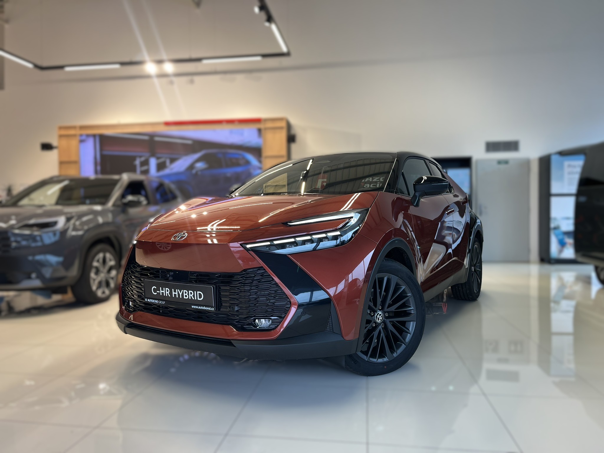 Toyota C-HR 2.0 PHEV Tokyo Edition | SKLADEM!