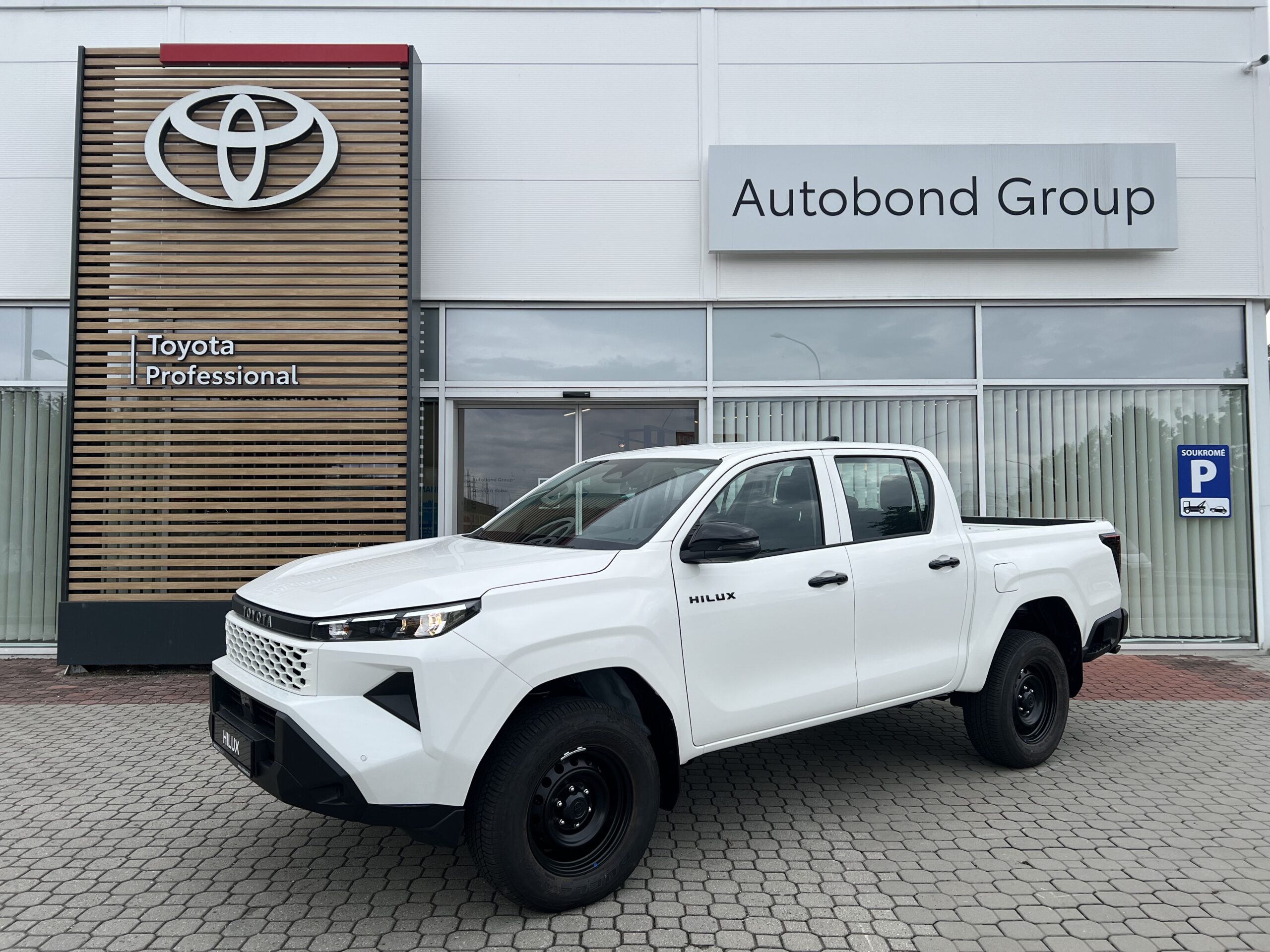 Toyota Hilux 2.8D MHEV 6AT Live 4×4