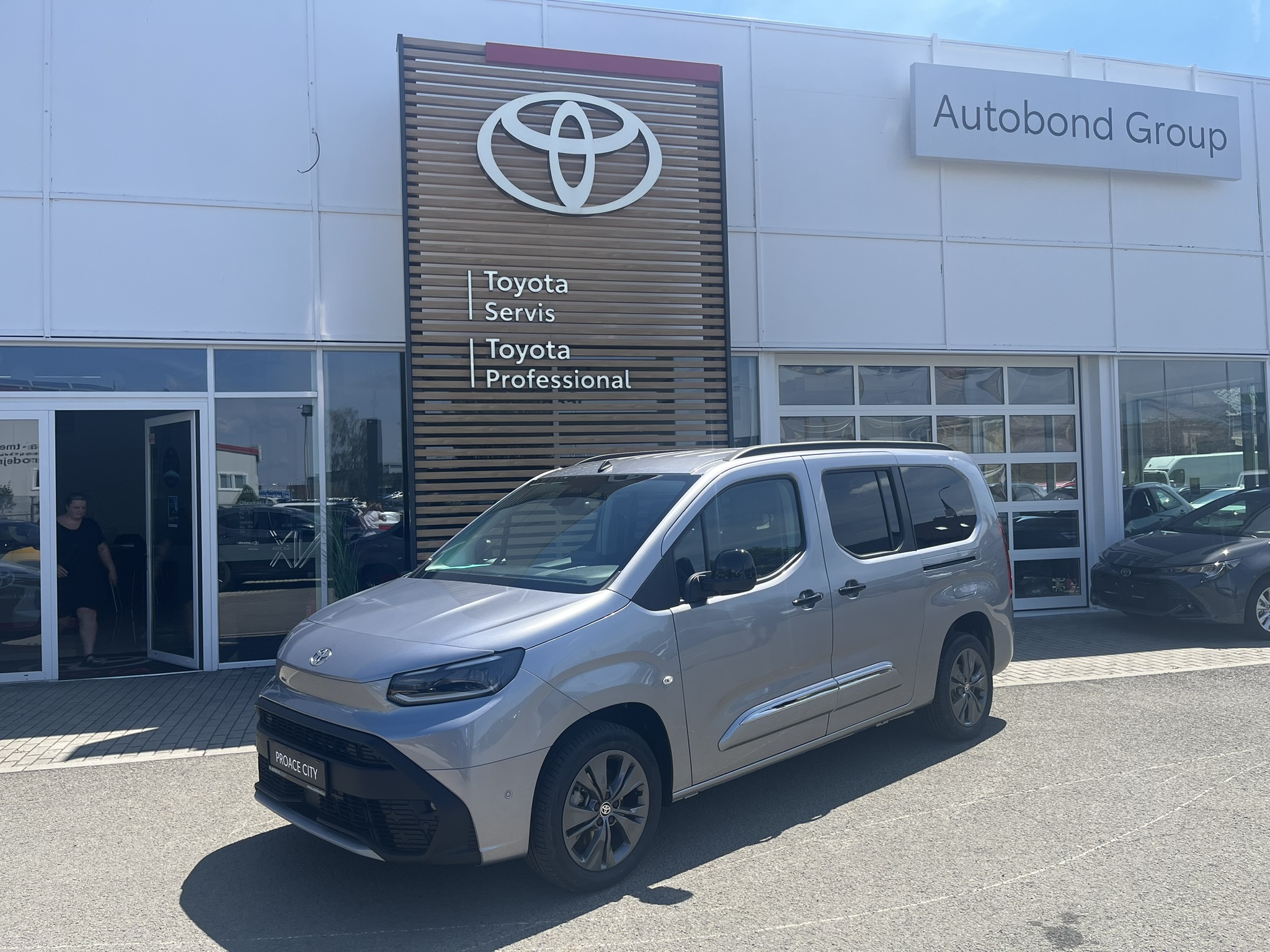 Toyota Proace City Verso 1.5L VIP 7s + TAŽNÉ ODNÍMATELNÉ