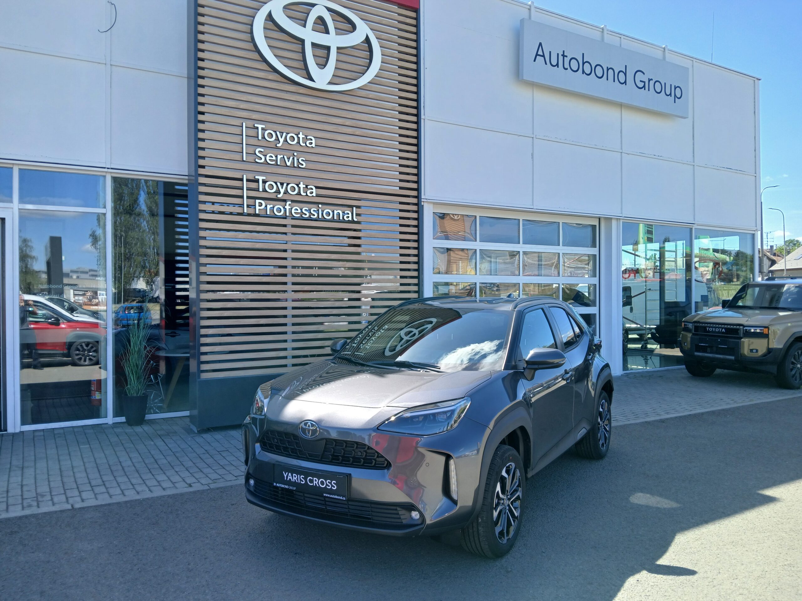 Toyota Yaris Cross 1.5L HEV Style + TAŽNÉ ODNÍMATELNÉ
