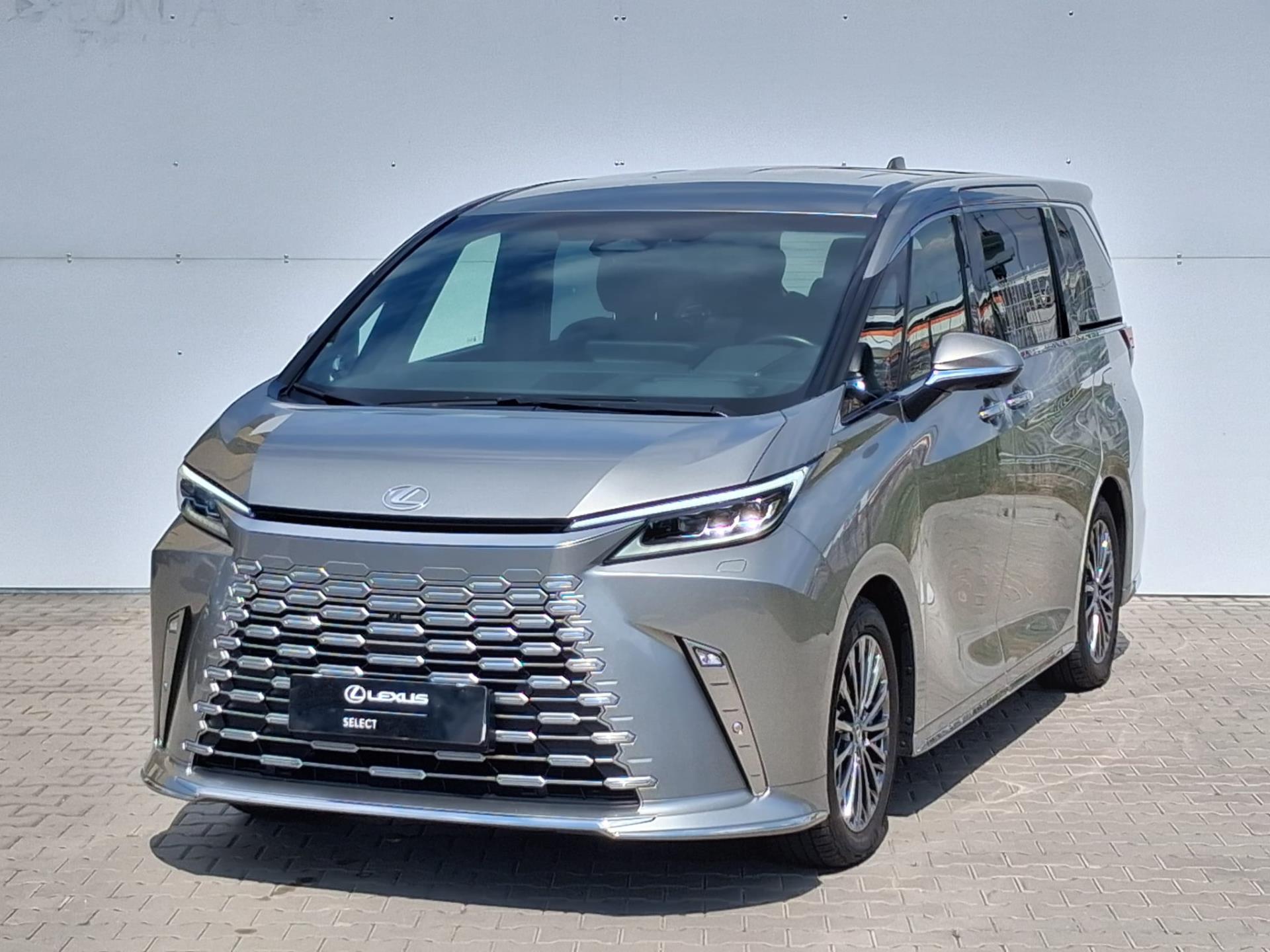 Lexus LM 350h 2.5 HSD e-CVT AWD Luxury