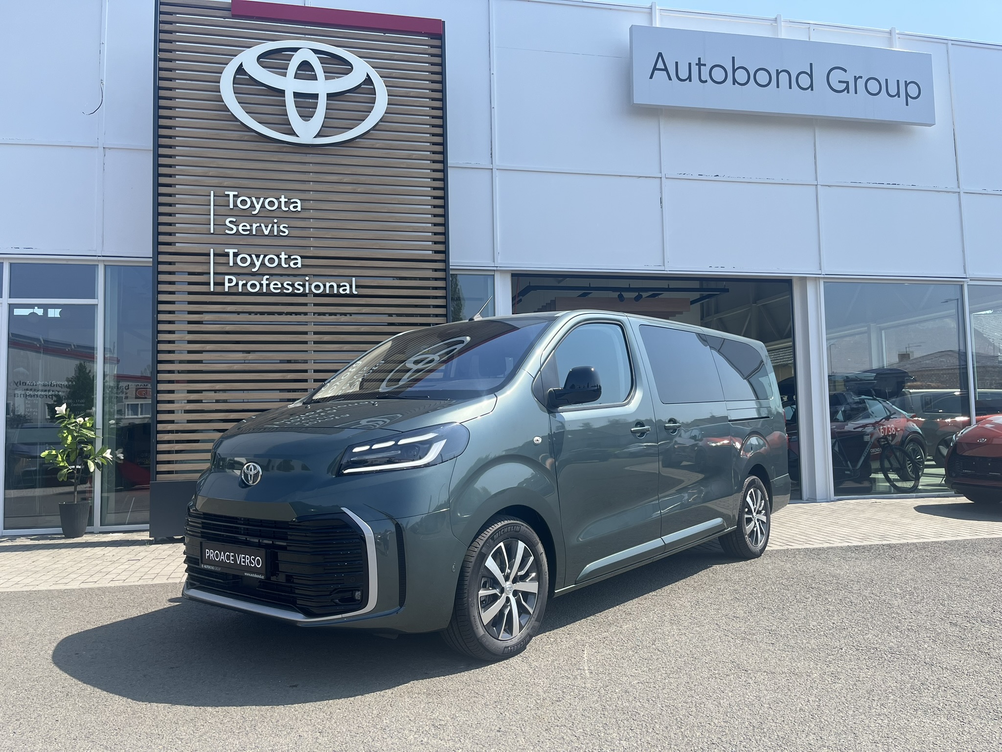 Toyota Proace Verso 2.2L Family L2 8AT + TAŽNÉ ODNÍMATELNÉ