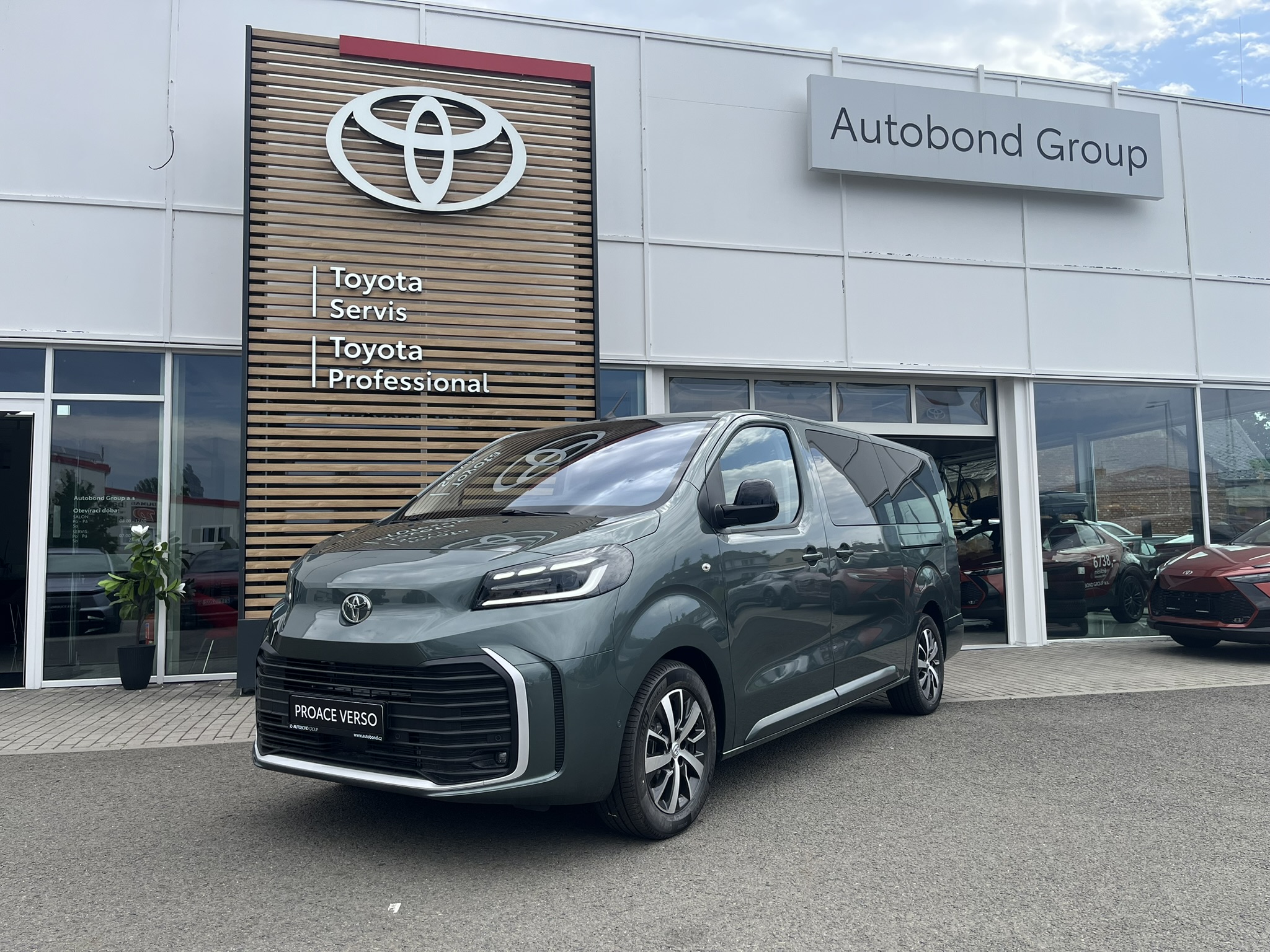 Toyota Proace Verso 2.2L Business Comfort 8AT + TAŽNÉ