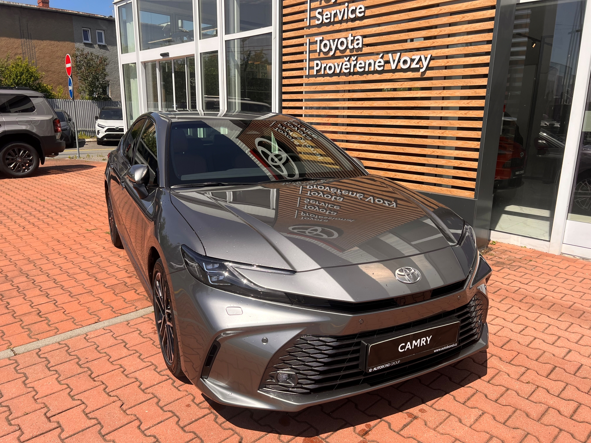 TOYOTA CAMRY 2,5l HEV