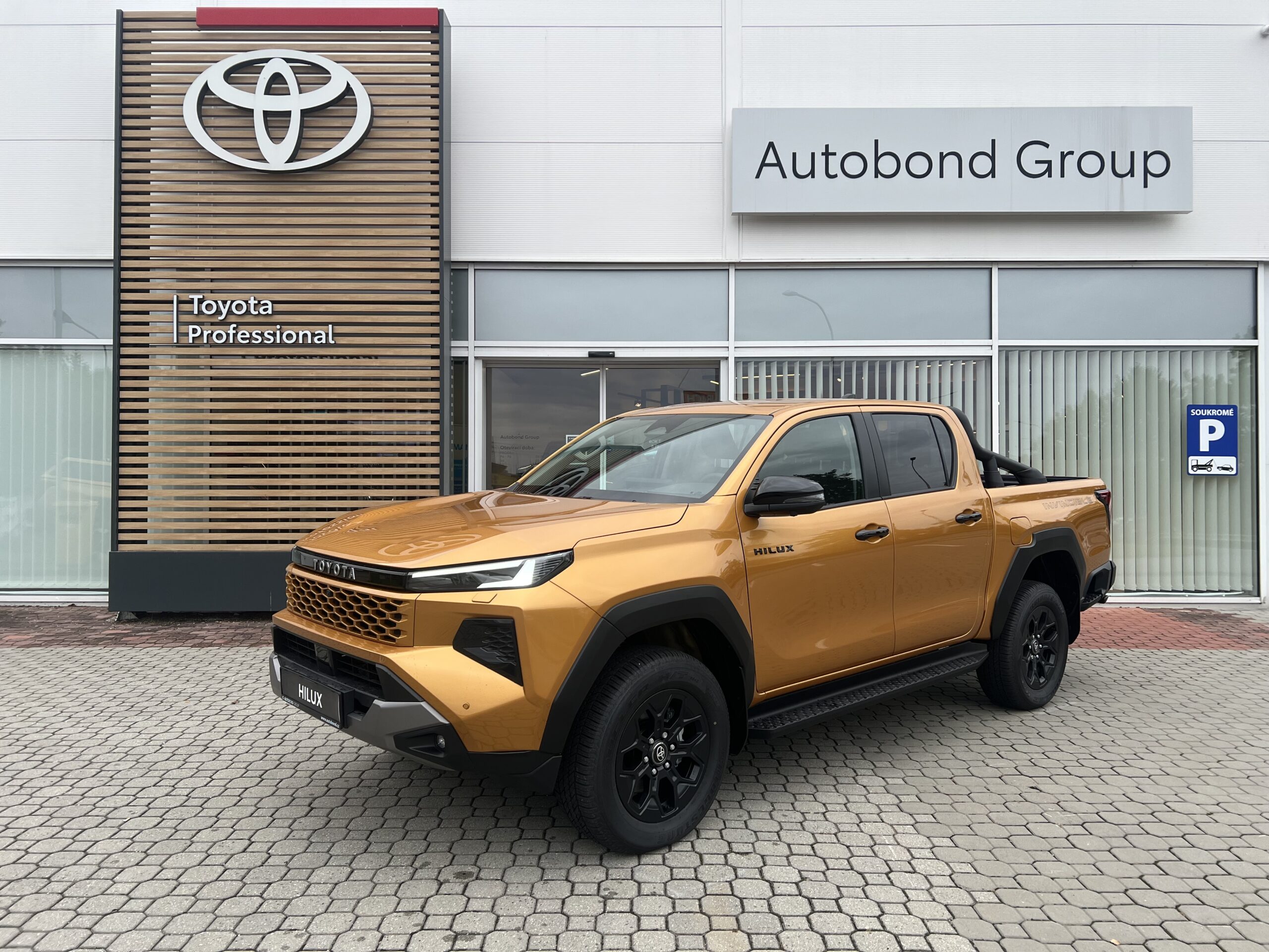 Toyota Hilux 2.8D MHEV 6AT INVINCIBLE 4×4