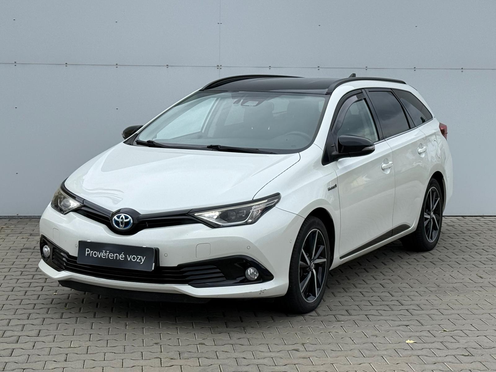 Toyota Auris 1.8 HSD e-CVT Selection