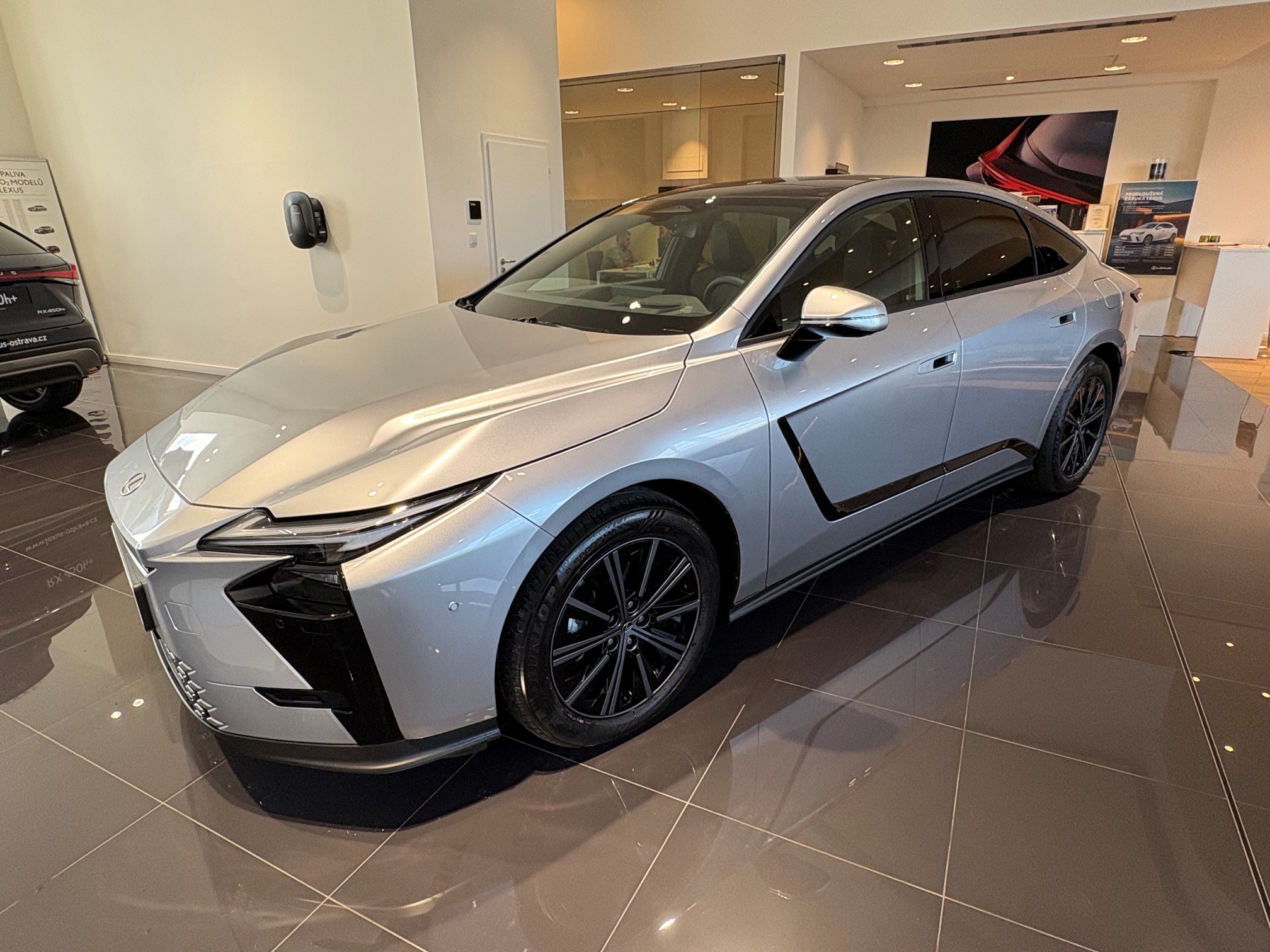 Lexus ES 300h PRESTIGE TOP 4×4