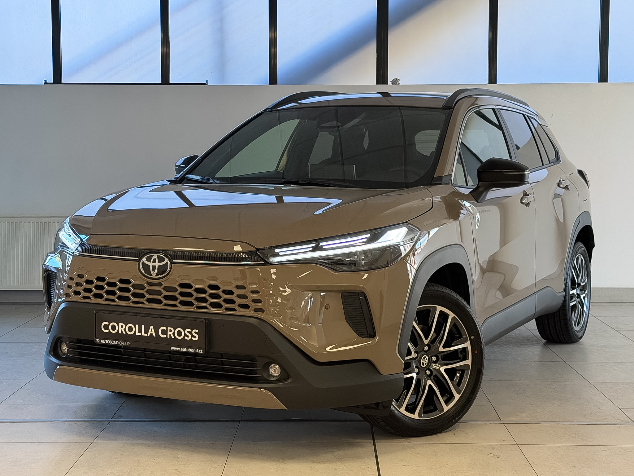 Corolla Cross, Style, 2.0, e-CVT, 4×2, zimní komplety zdarma