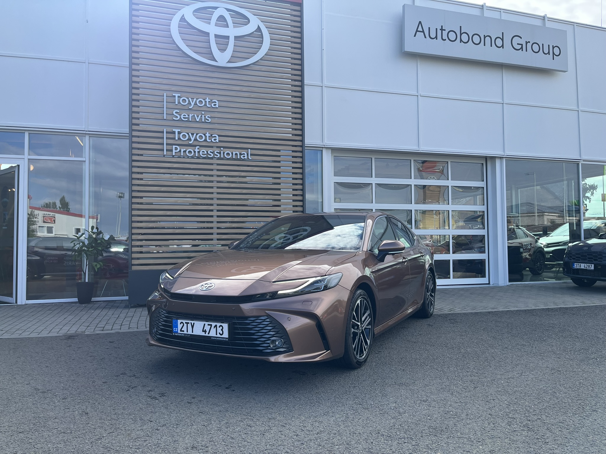 Toyota Camry 2.5L HEV Executive