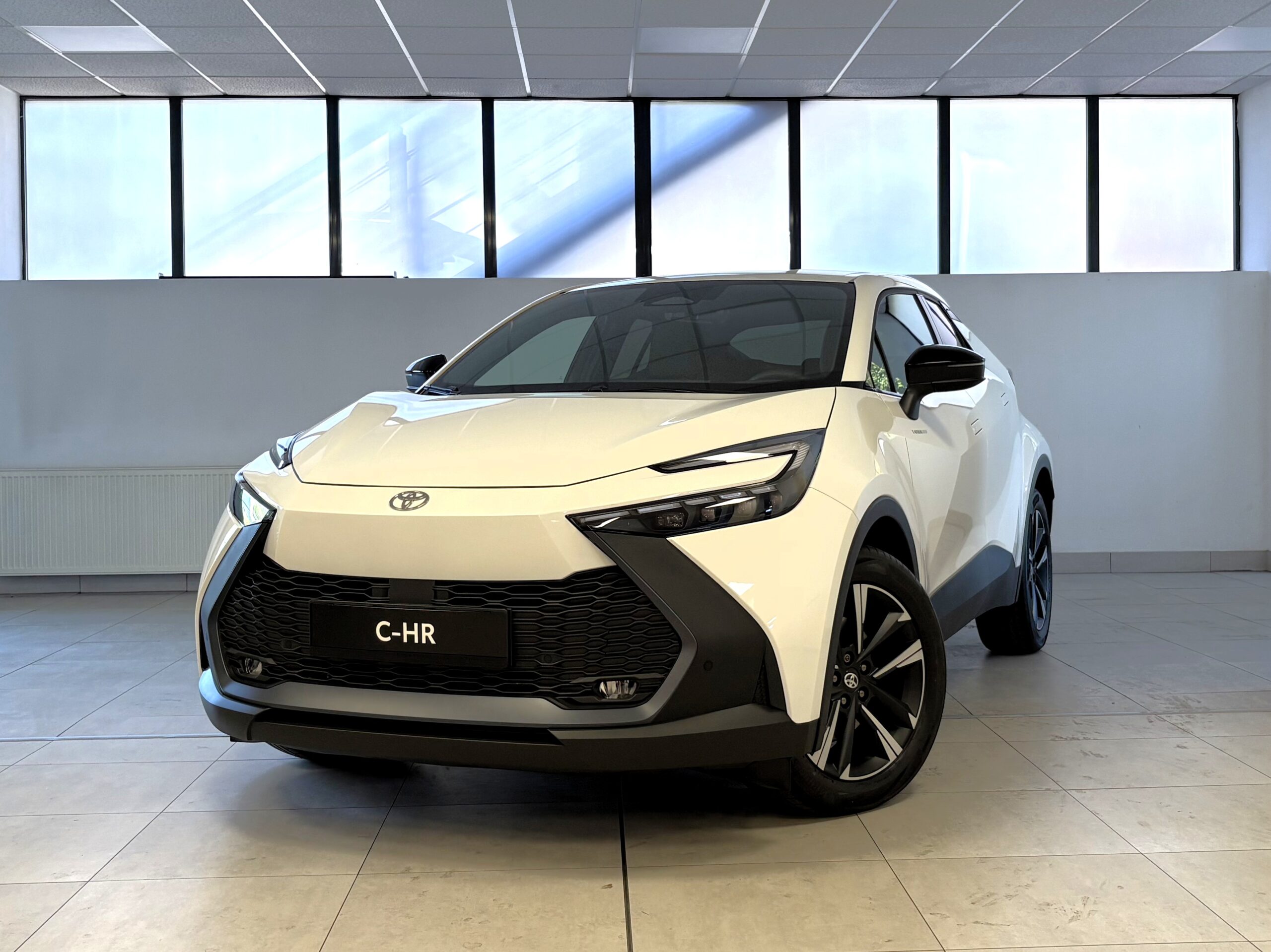 Toyota C-HR, Style, 2.0L PHEV, e-CVT, 4×2