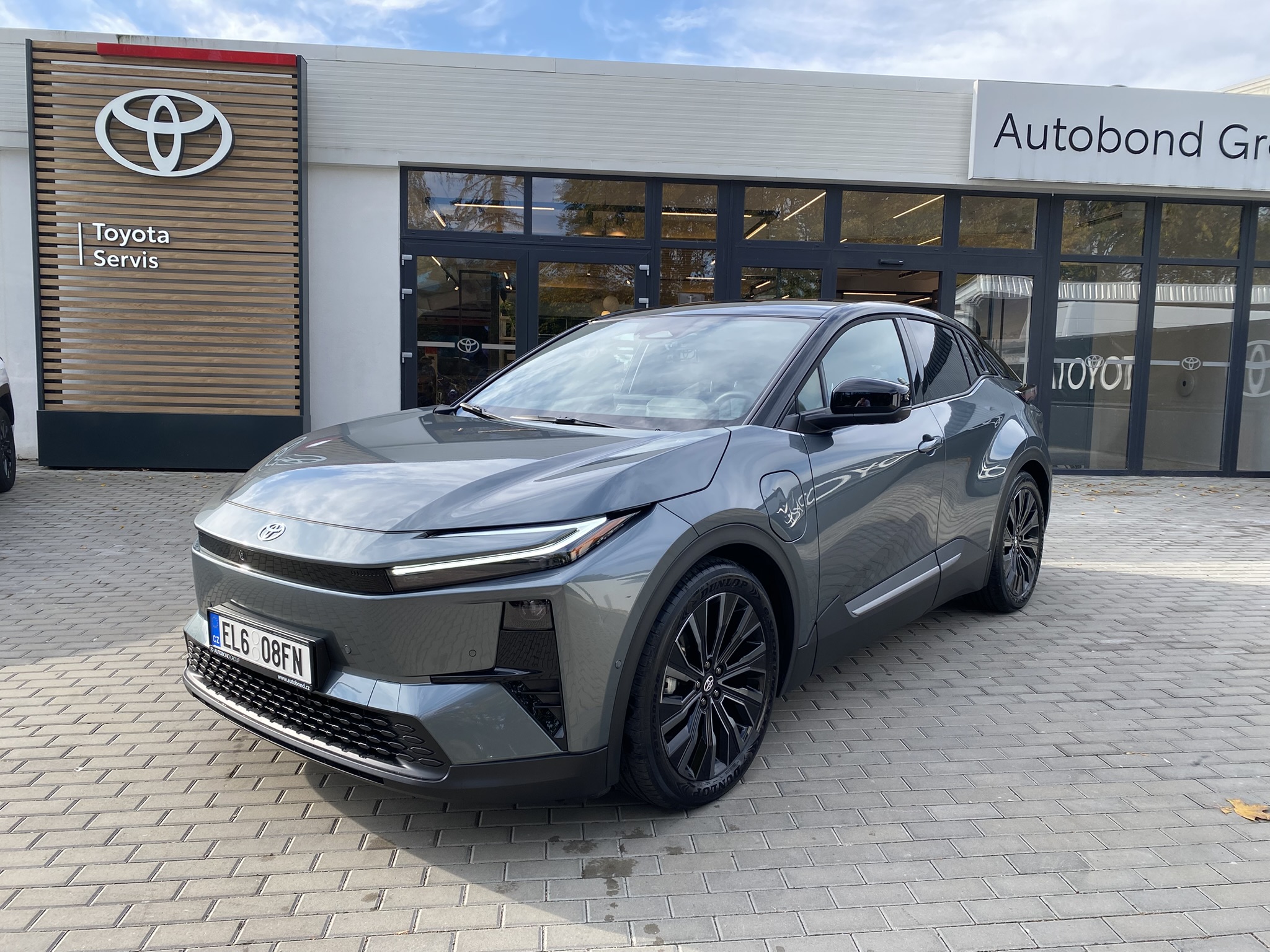 Toyota C-HR+ BEV343 4X4 Executive + tažné zař.