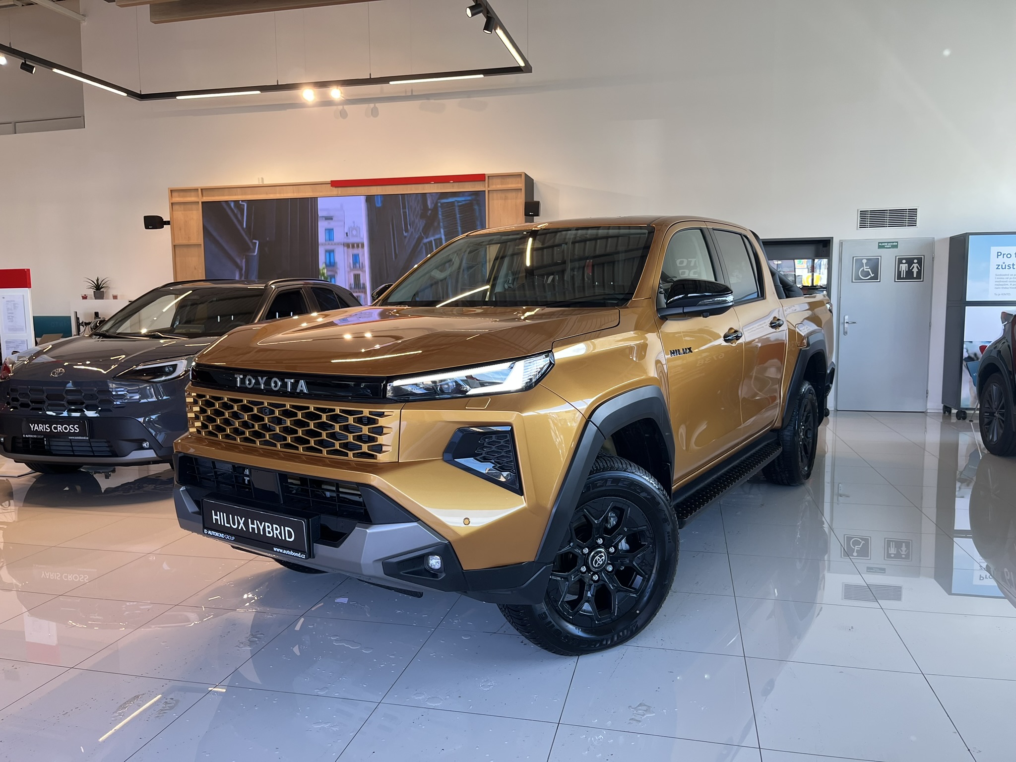 Toyota Hilux 2.8D MHEV 6AT Invincible | TAŽNÉ | SKLADEM!