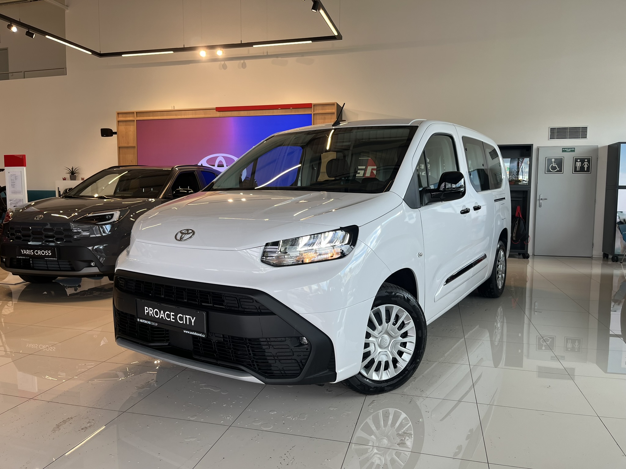 Toyota Proace City Verso 1.2L 6MT Business | SKLADEM!