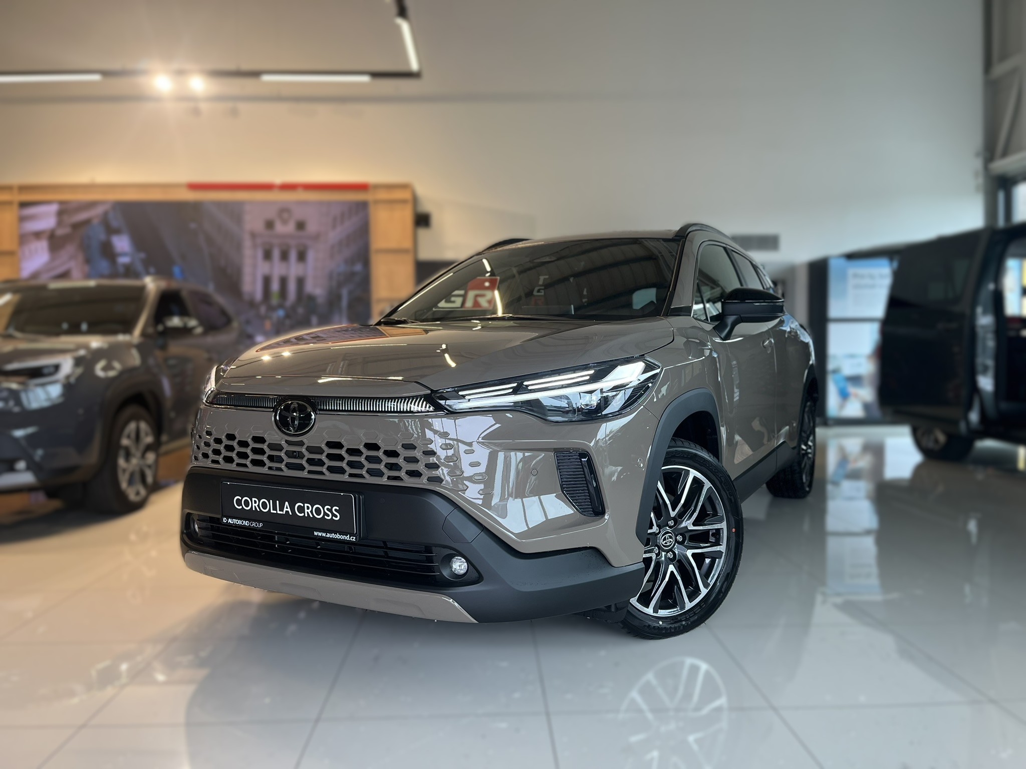 Toyota Corolla Cross 2.0 HEV 4×4 Executive | ZIMNÍ KOLA ZDARMA