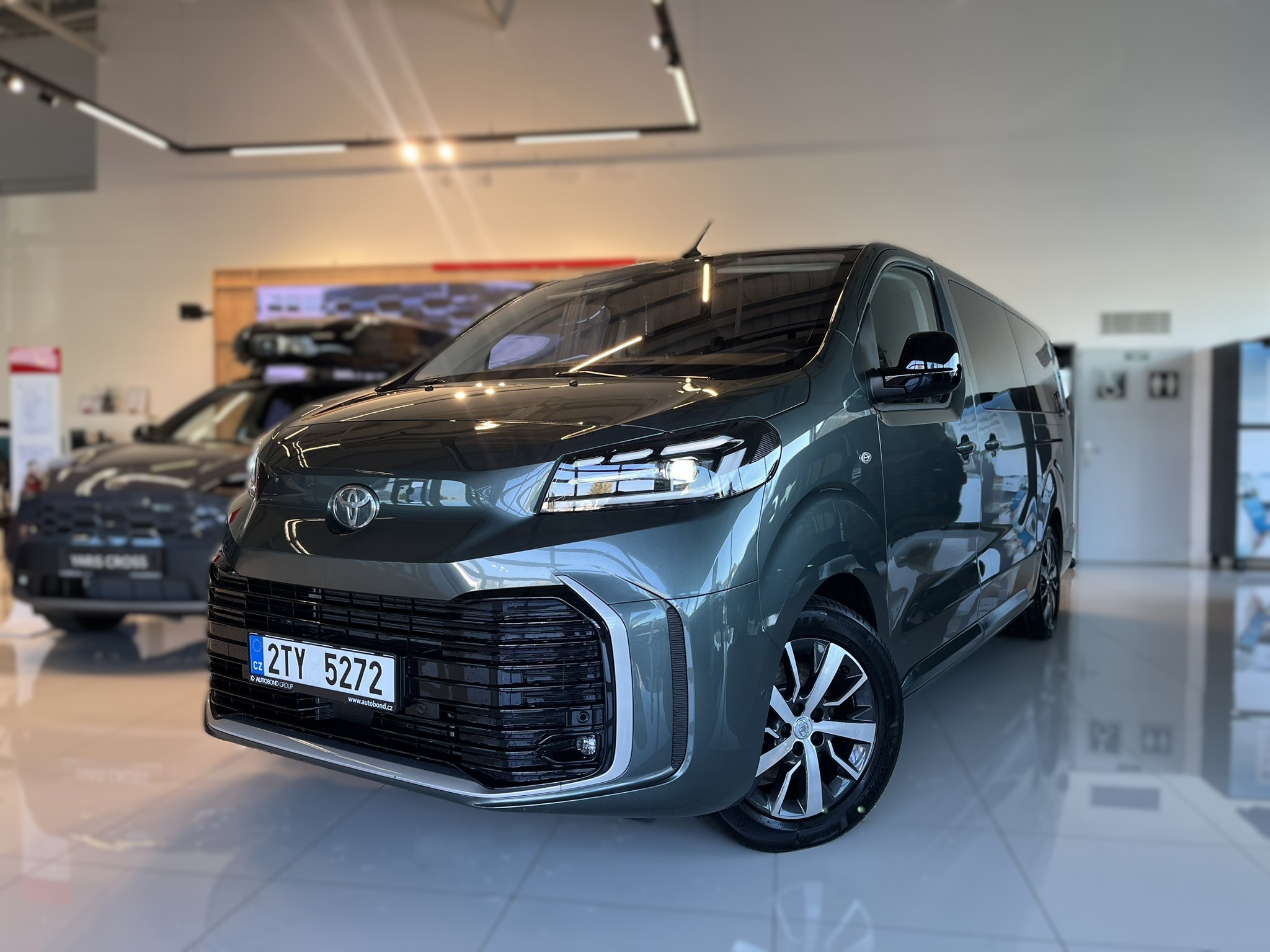 Toyota Proace Verso 2.2D 8AT L2 VIP | TAŽNÉ | SKLADEM